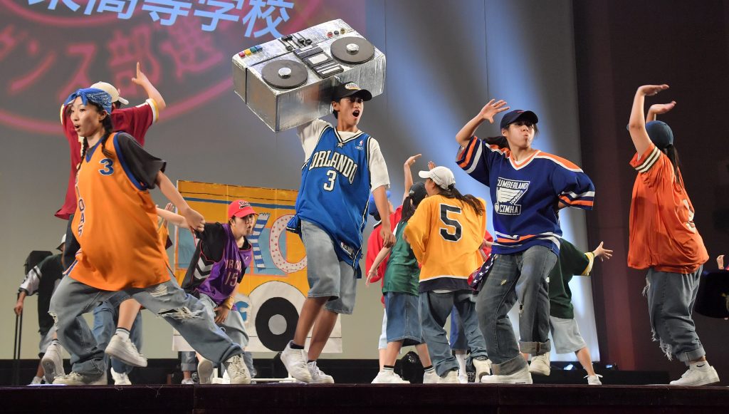 躍動感あふれるヒップホップダンスで会場を沸かせた奈良市立一条