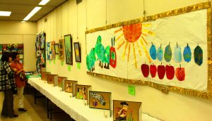 個性豊かな作品が並ぶアート展