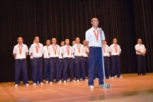 選手を代表して決意表明する岡沢主将