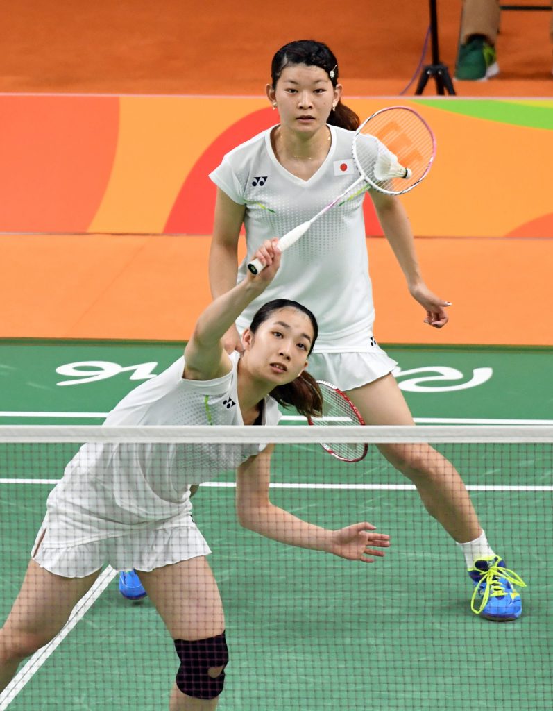バドミントン女子ダブルス　決勝　第２セット、　高橋礼華・松友美佐紀ペア＝１８日、リオ中央体育館（撮影・甘利慈）