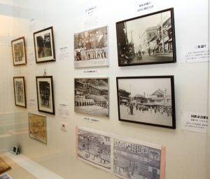 館内には江戸時代の絵師が制作した元林院町の地図や、昭和20~30年代の町の様子を写した写真など23点が展示されている