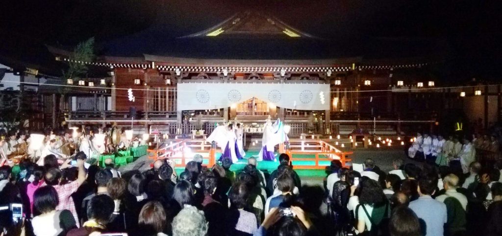大神神社で行われた観月祭