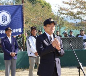 開会式であいさつする奈良県議会議員の池田慎久会長