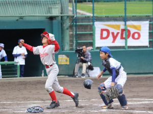 下田スポーツ少年団は6番大牟田海斗の本塁打で2点目をあげた