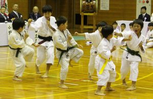 少年拳士も迫力満点