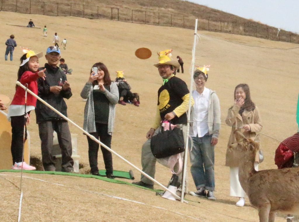 鹿せんべいとばし1