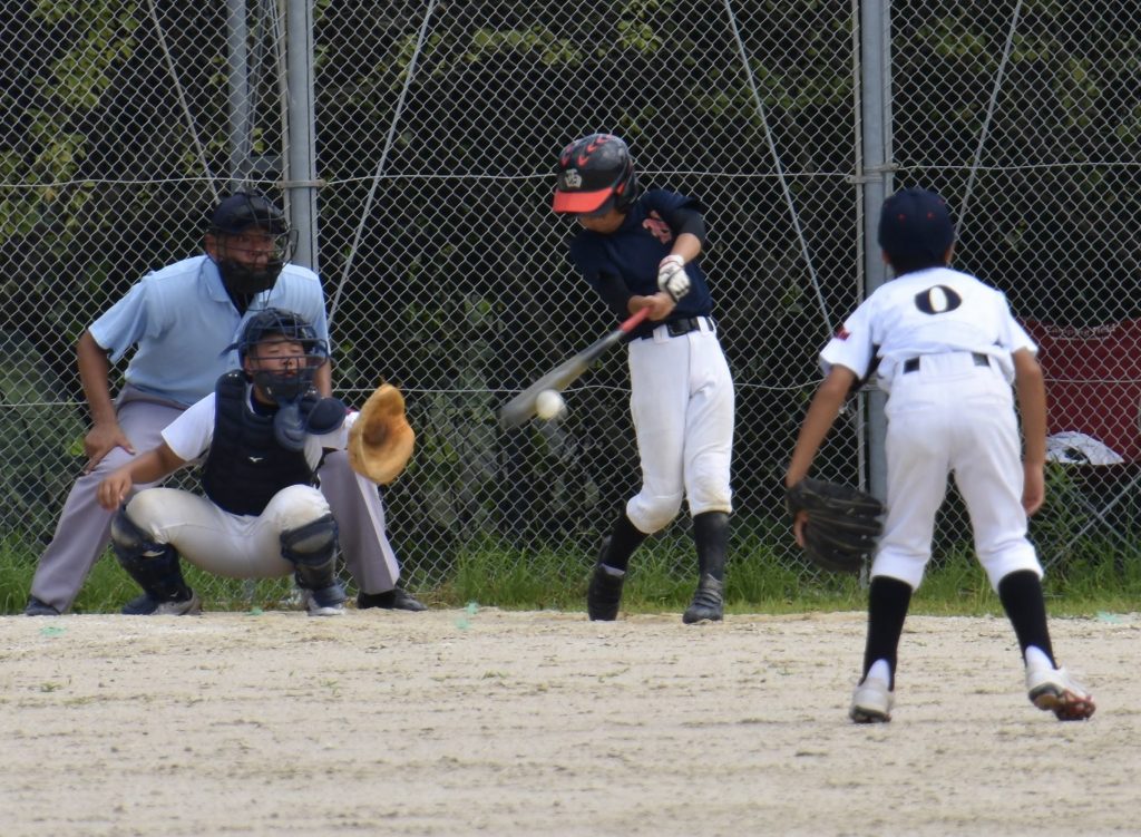 熱戦を繰り広げる奈良市と小浜市の選手