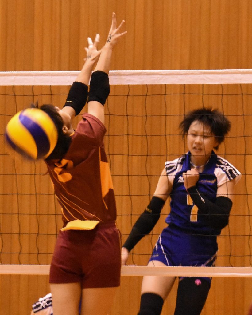 【奈良文化―高田】スパイクを打ち込む奈良文化の浦井きらり⑦=香芝市